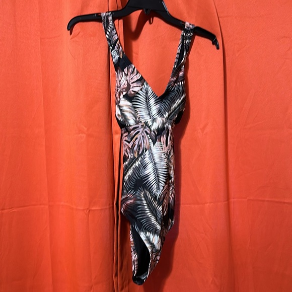 Hurley Women's 4 Way Stretch One Piece UPF 50+ Swimsuit (Scattered Palm, - Picture 4 of 5